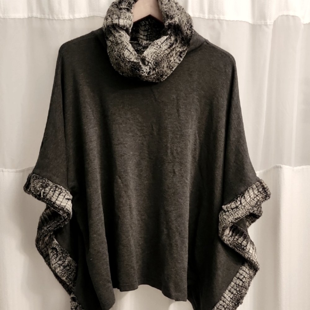 Capote Fancy Fleece Poncho